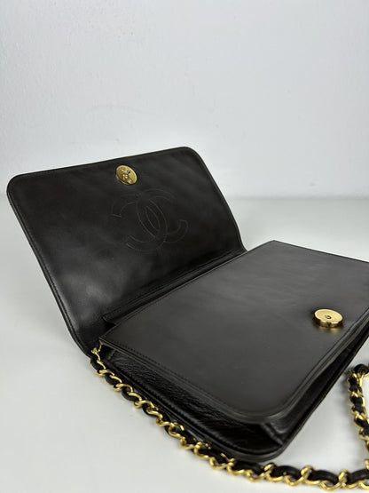 Vintage Chanel timeless/ classique in matelasse quilted lambskin