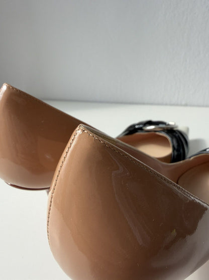 Dior patent leather buckled pointed toe pumps with bow