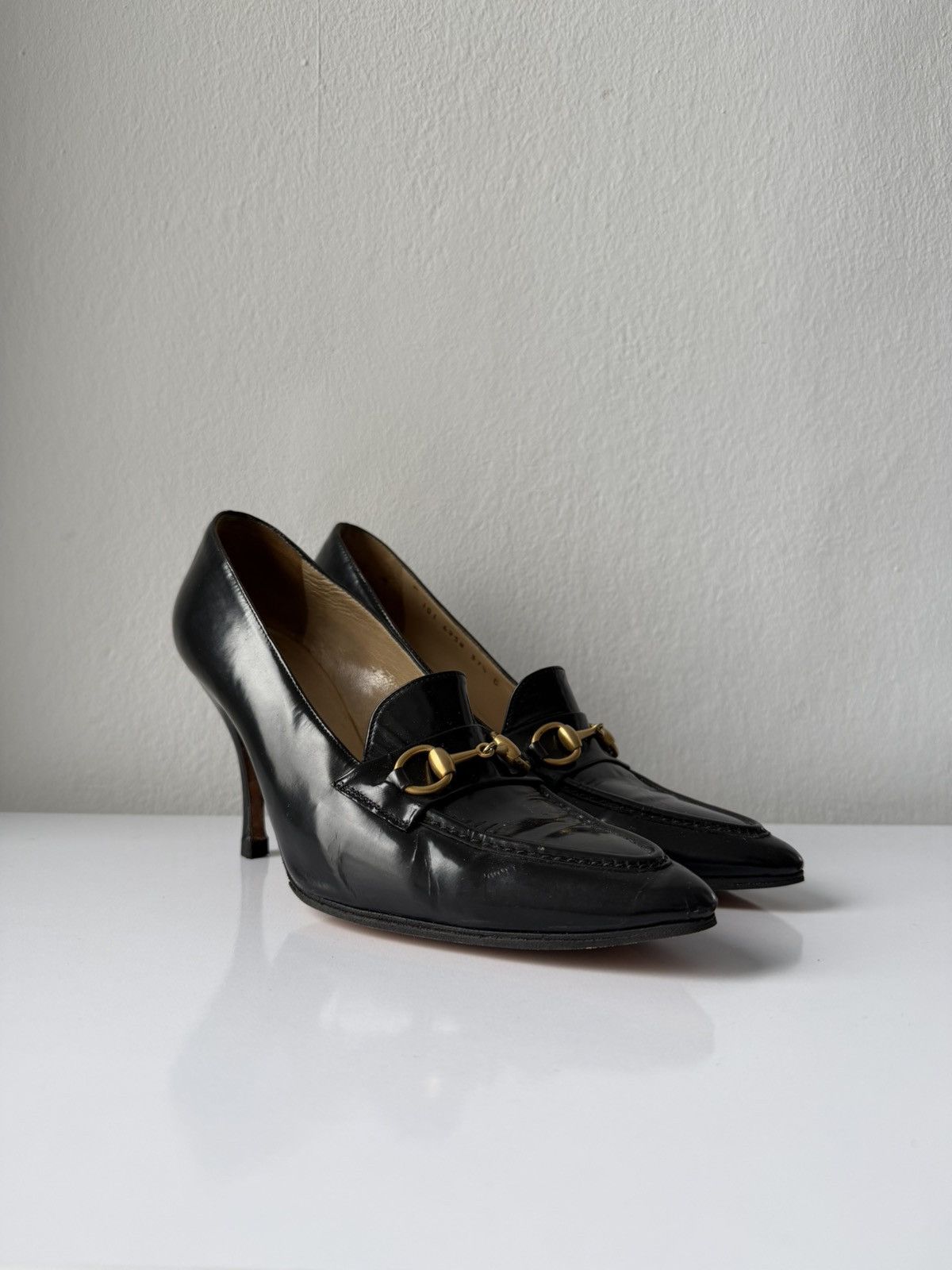 Vintage Gucci horsebit pointed toe patent leather pumps