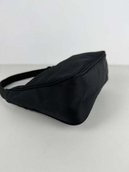 Vintage prada tessuto nylon triangle logo mini hobo bag