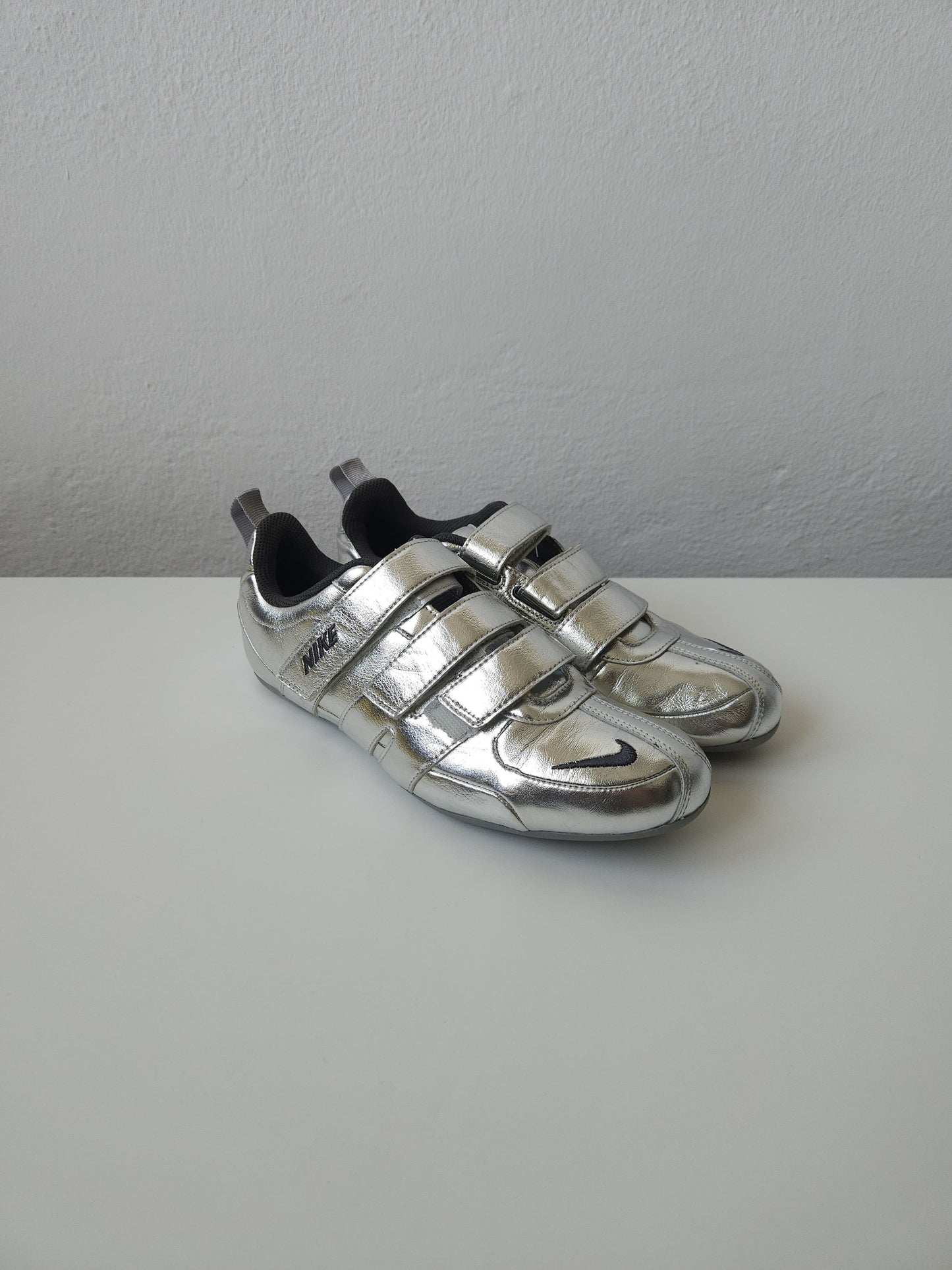 Vintage y2k nike fixed speed V silver