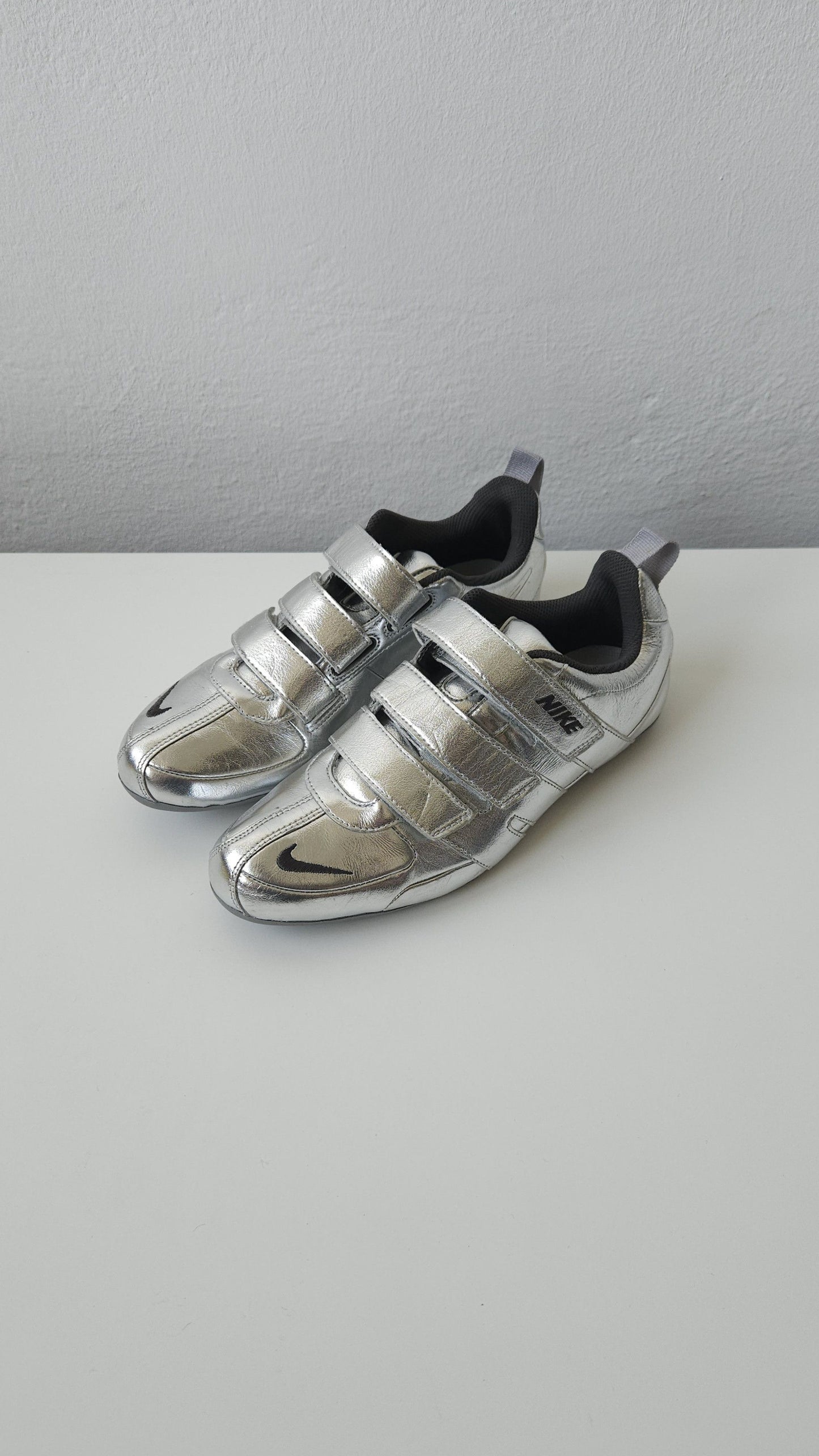 Vintage y2k nike fixed speed V silver