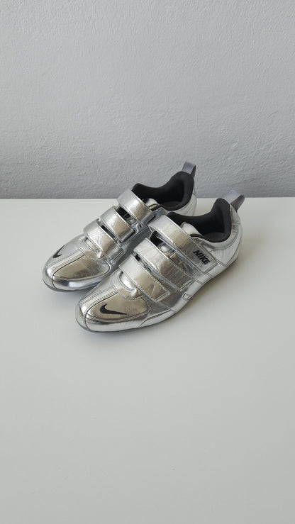 Vintage y2k nike fixed speed V silver