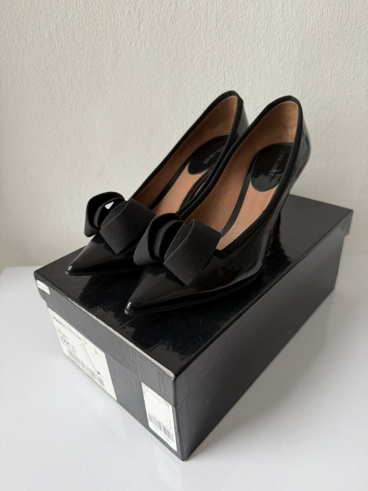 2011 Giorgio Armani smooth leather pointed toe pumps