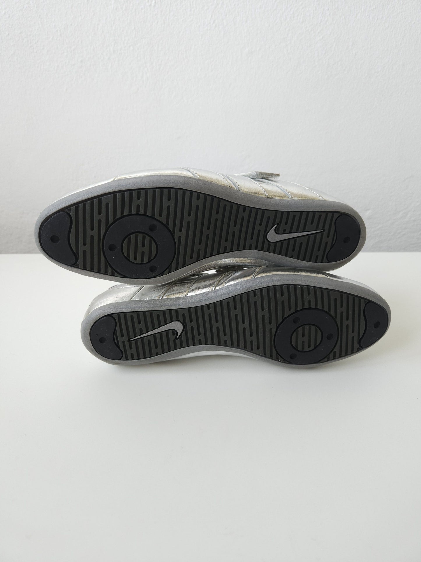 Vintage y2k nike fixed speed V silver