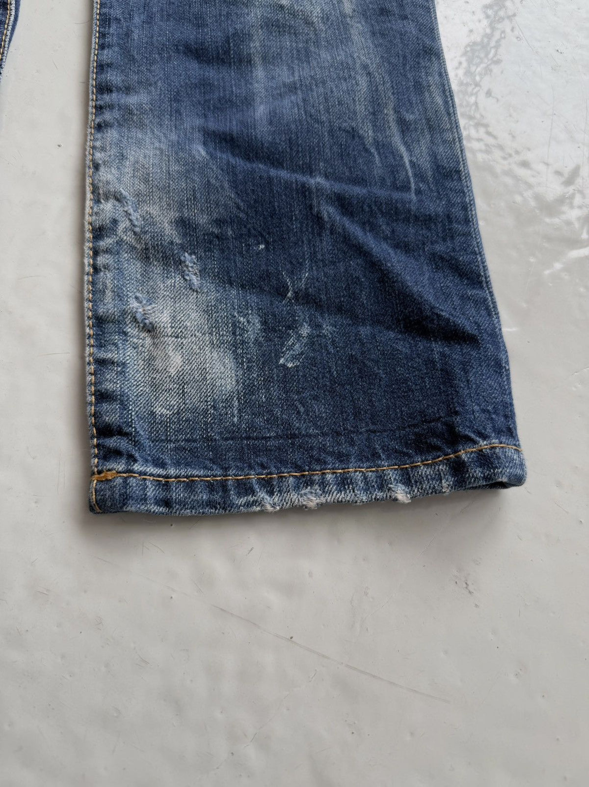 Dsquared2 distressed cool girl cropped jean
