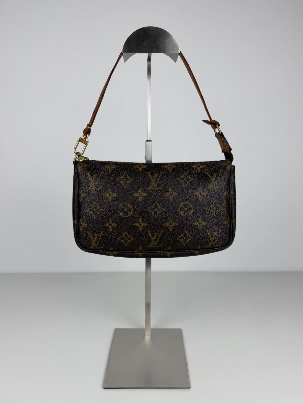 Louis Vuitton monogram pochette accessoires