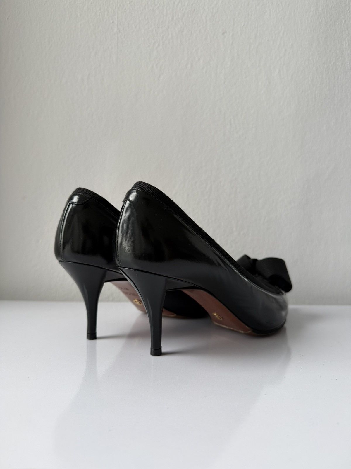 2011 Giorgio Armani smooth leather pointed toe pumps