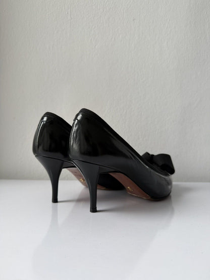 2011 Giorgio Armani smooth leather pointed toe pumps