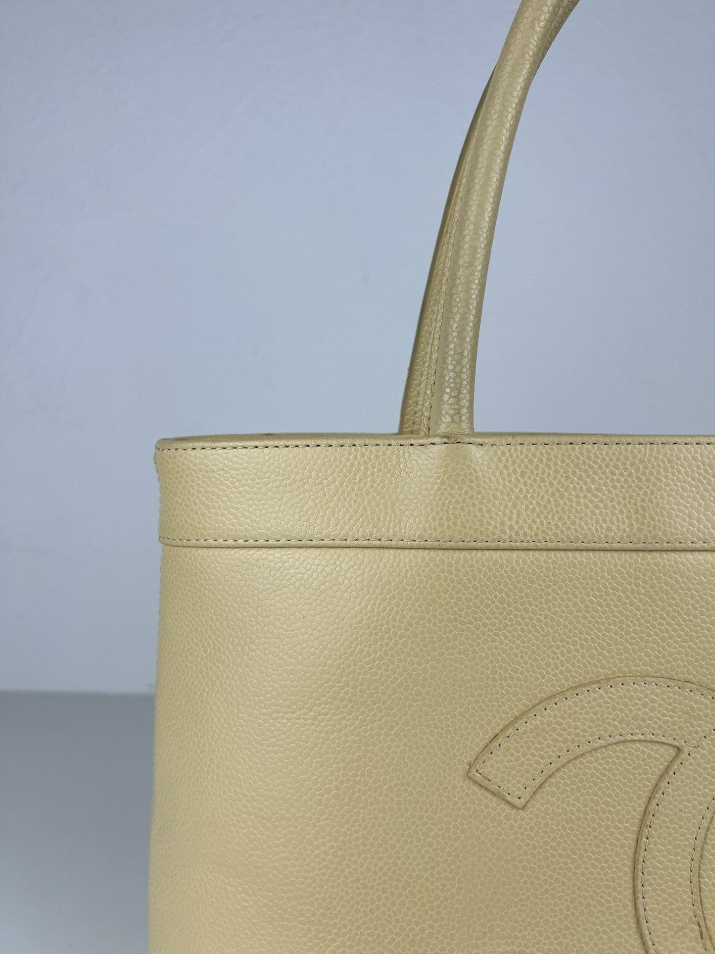 2004-2005 Chanel coco mark caviar open tote bag in buttery