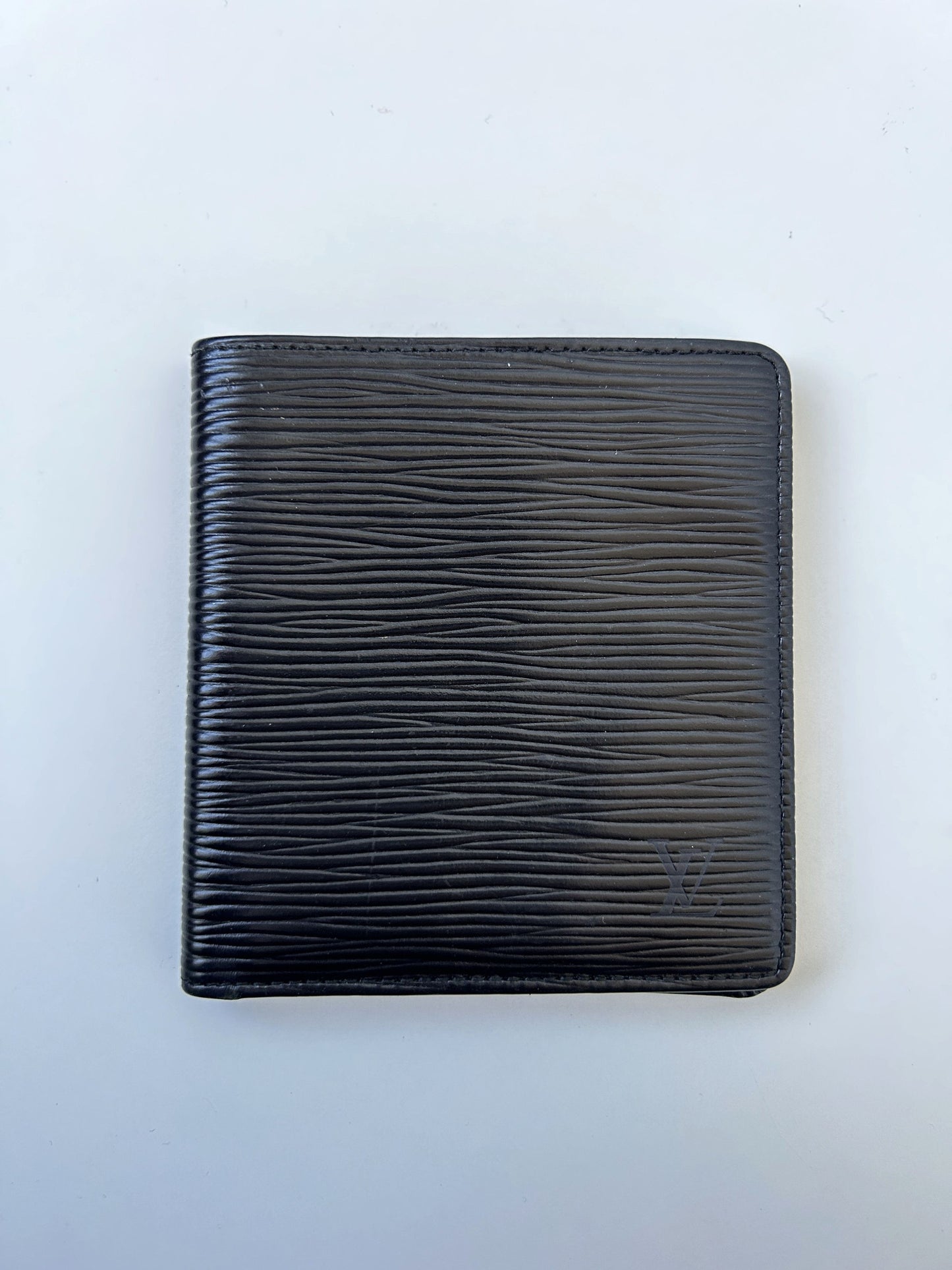 Louis vuitton bifold epi leather wallet