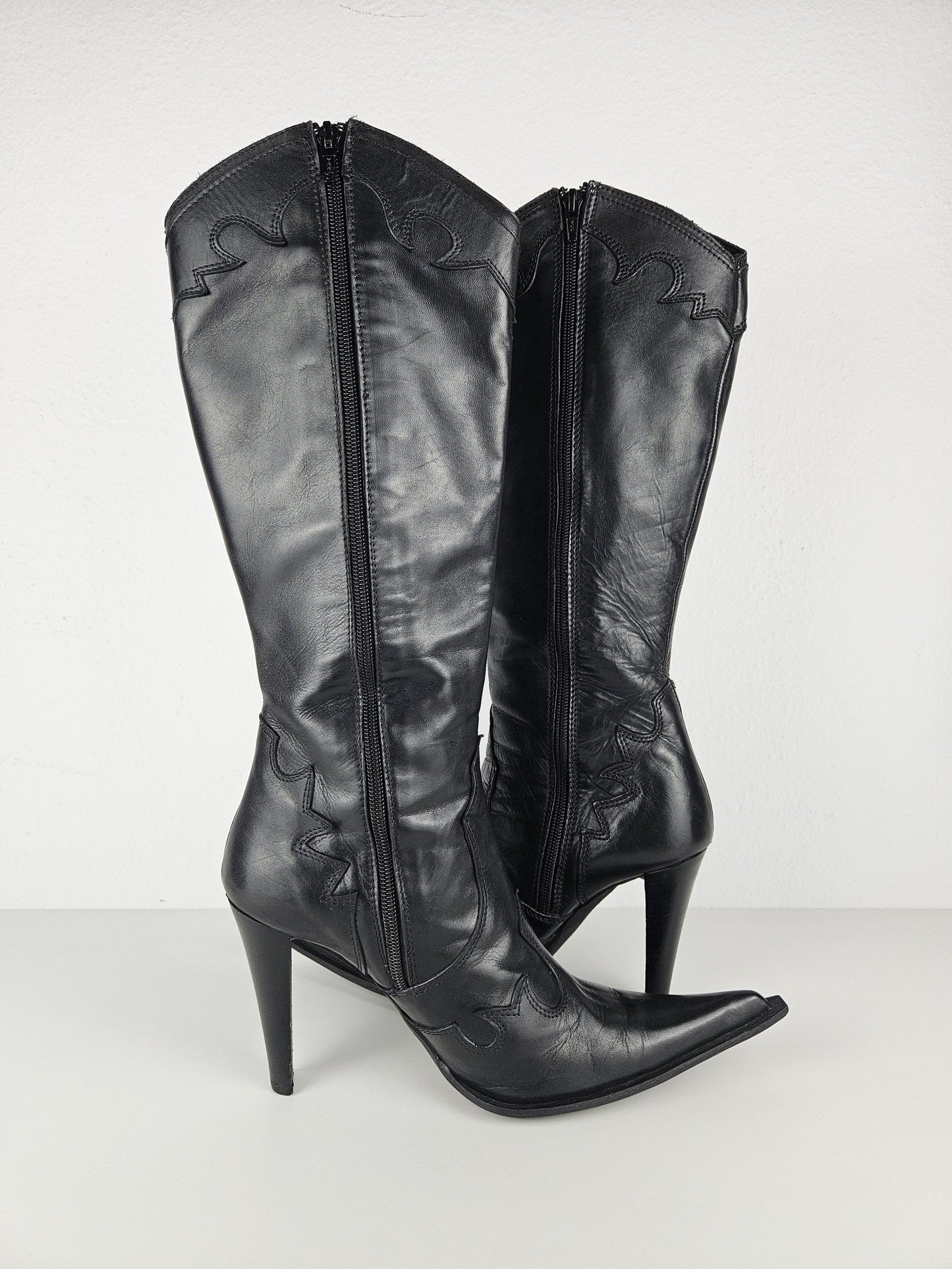Vintage leather high heel pointed toe cowboy boots