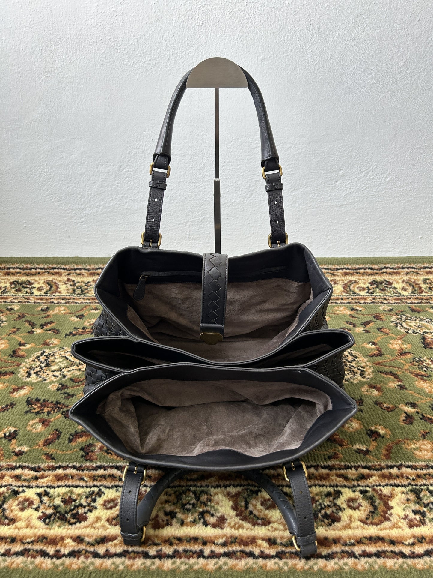 Bottega veneta intrecciato leather roma handbag