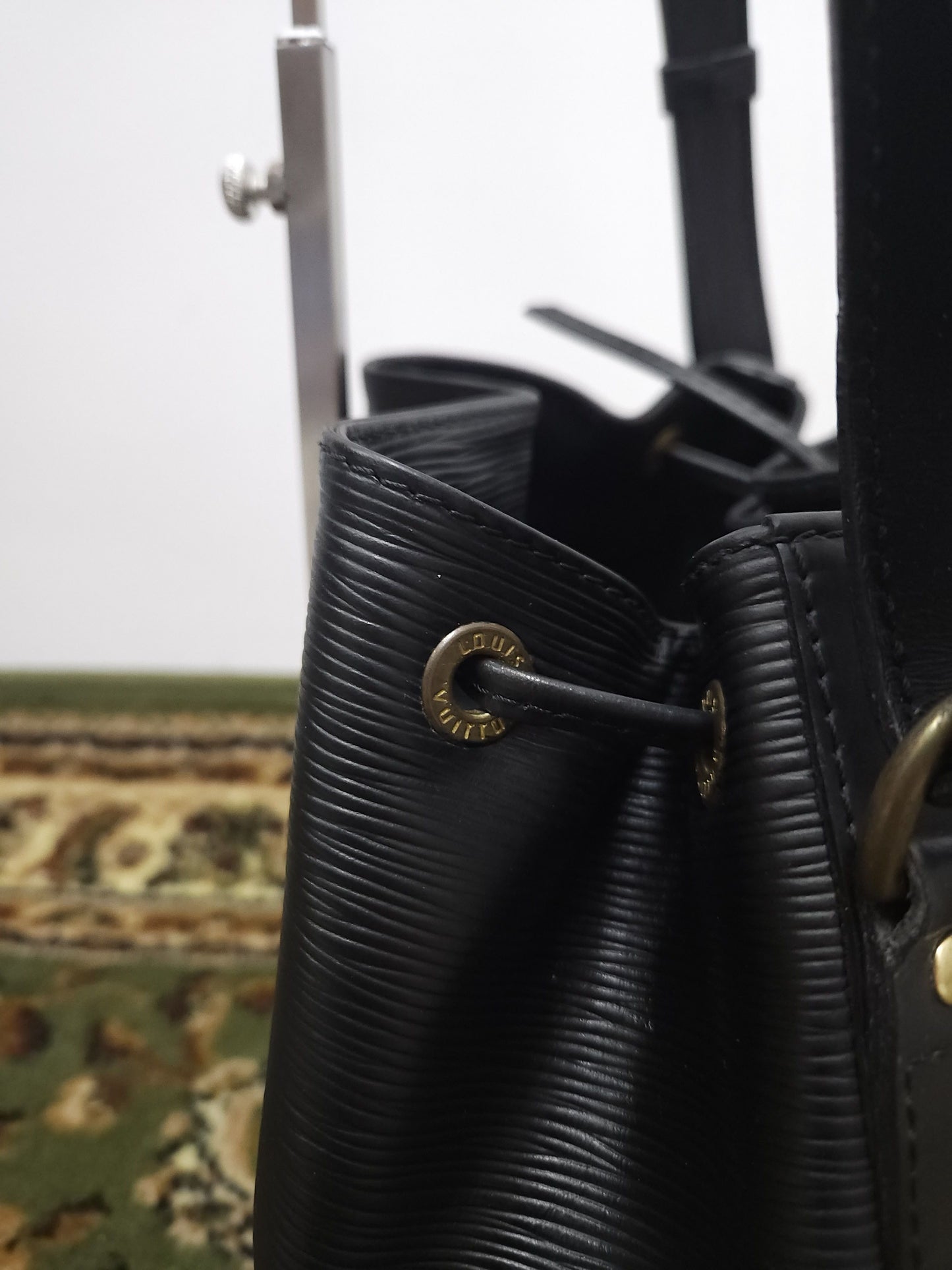 Vtg 80s Louis Vuitton epi leather petit noe bucket bag