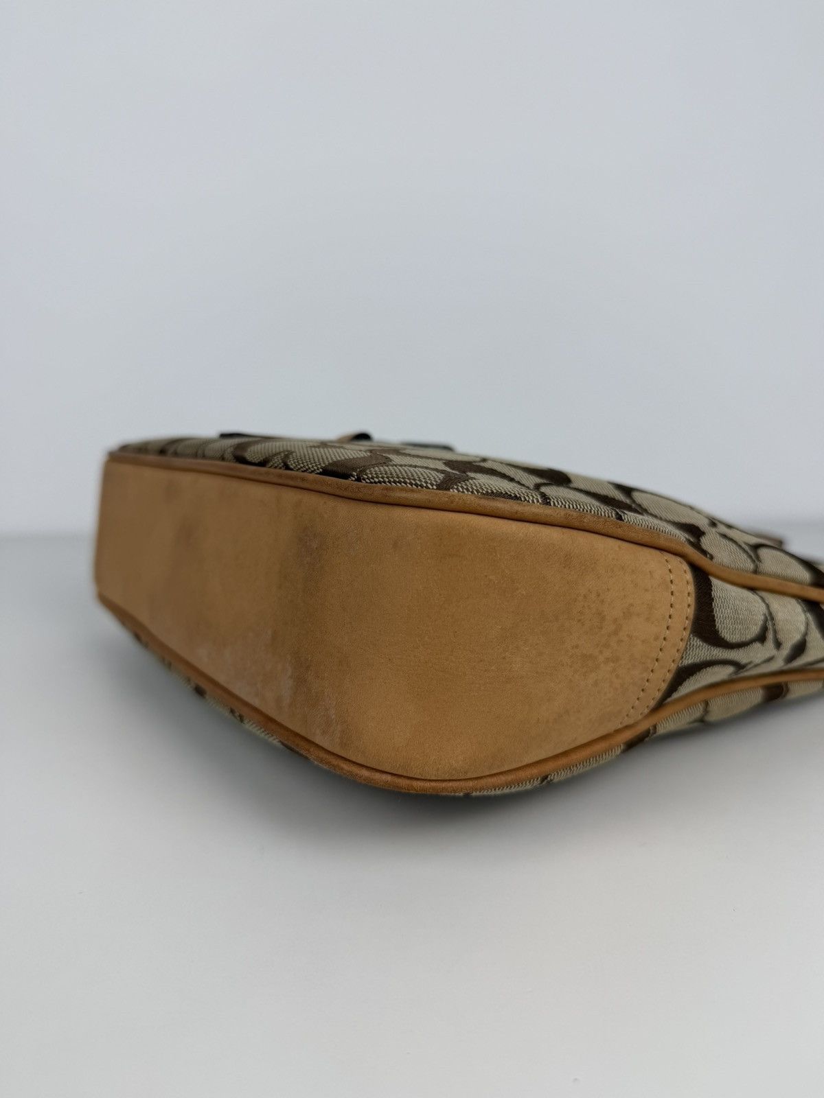 Coach hamptons leather and canvas clasp shoulder bag