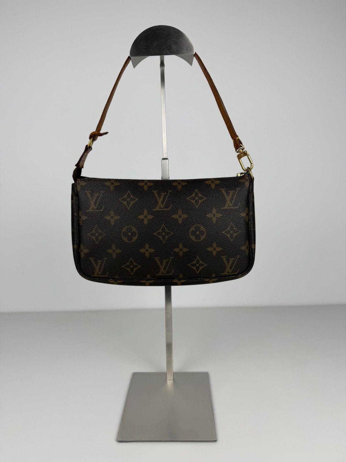 Louis Vuitton monogram pochette accessoires