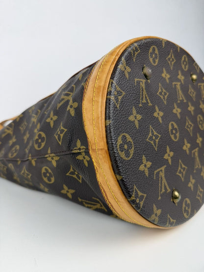 Vintage Louis Vuitton monogram bucket GM