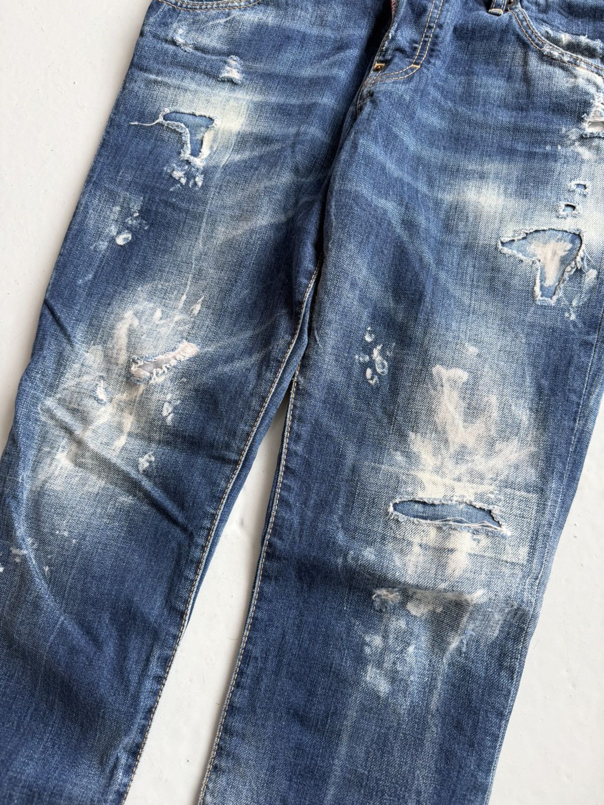 Dsquared2 distressed cool girl cropped jean
