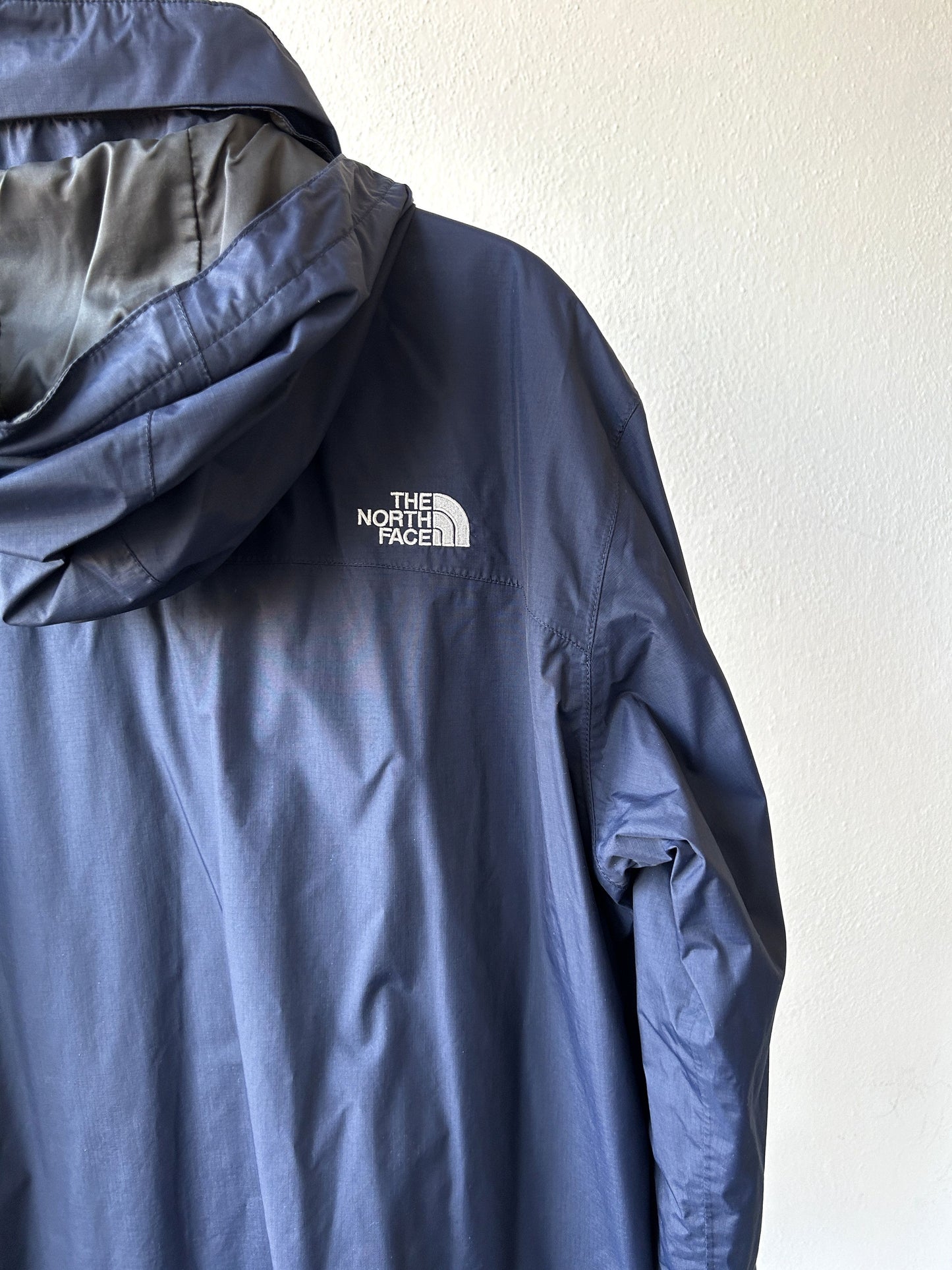 The north face hyvent membrane hooded shell rain jacket