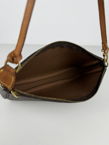 Louis Vuitton monogram pochette accessoires