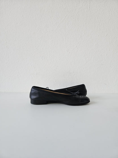Vintage Chanel ribbon CC logo ballet flats