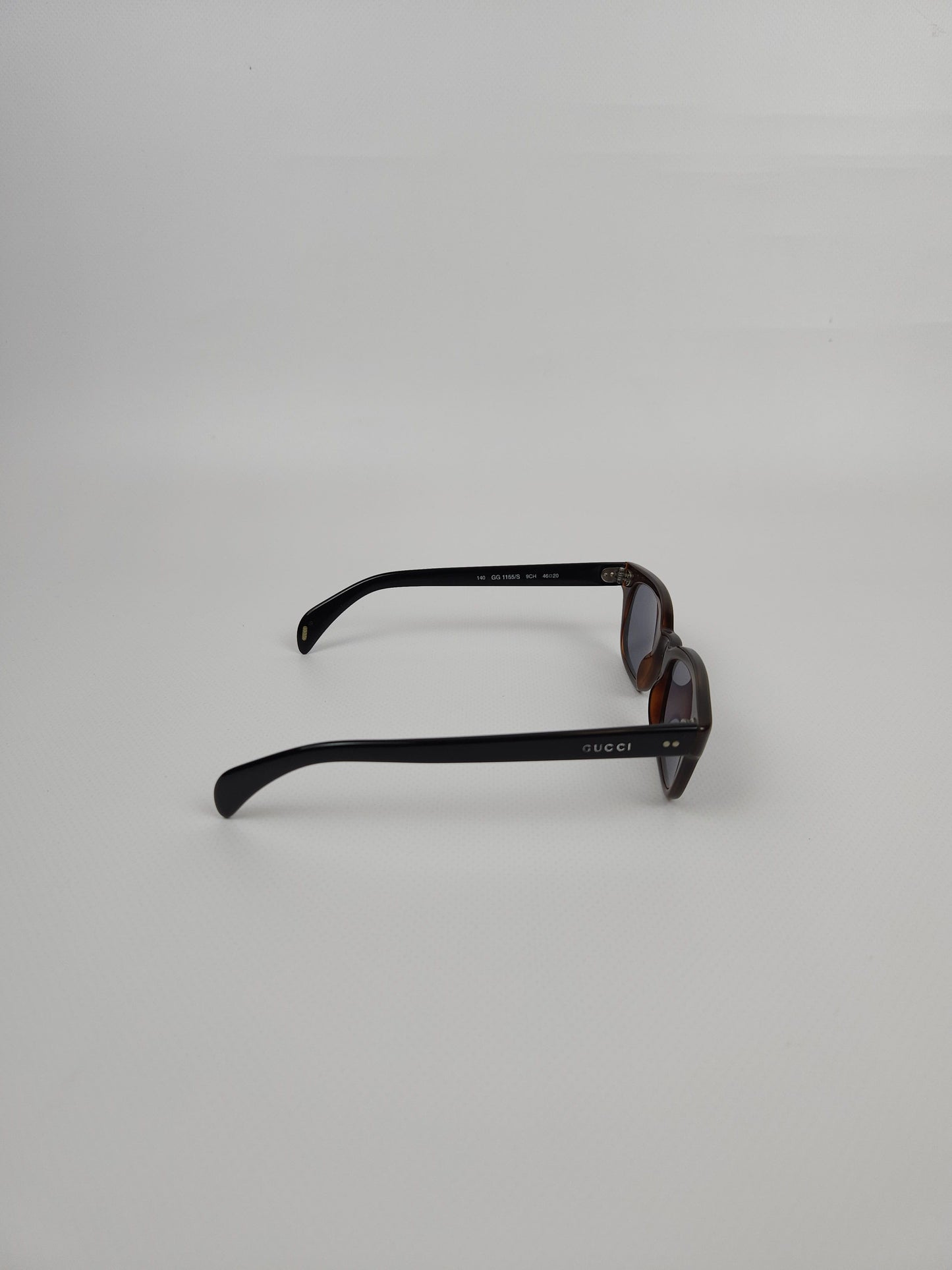 Gucci GG1135/S wayfarer type sunglasses