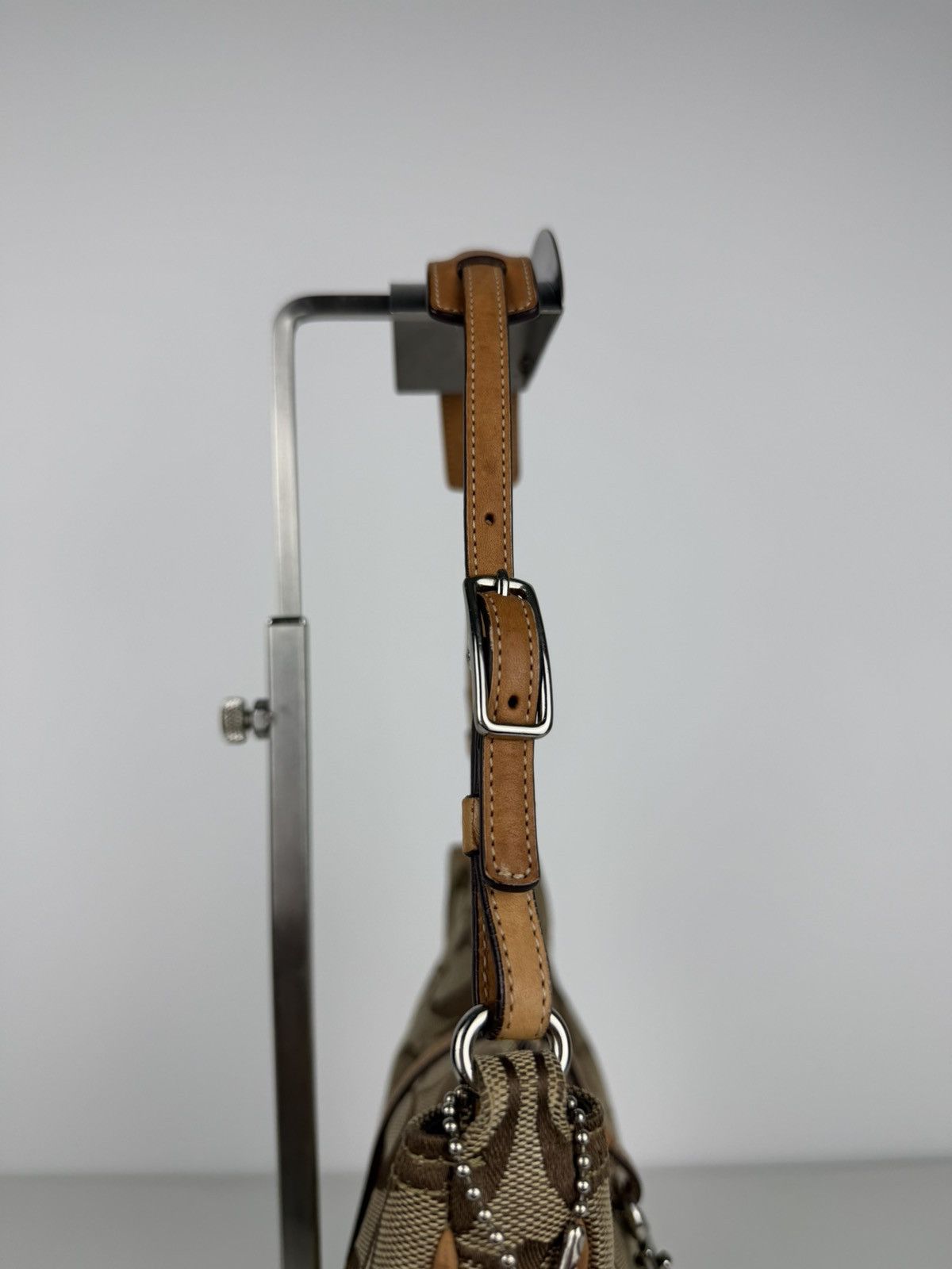 Coach hamptons leather and canvas clasp shoulder bag