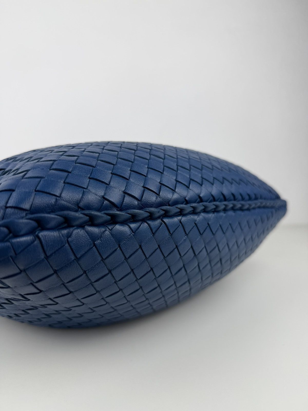 Bottega Veneta intrecciato hobo medium size
