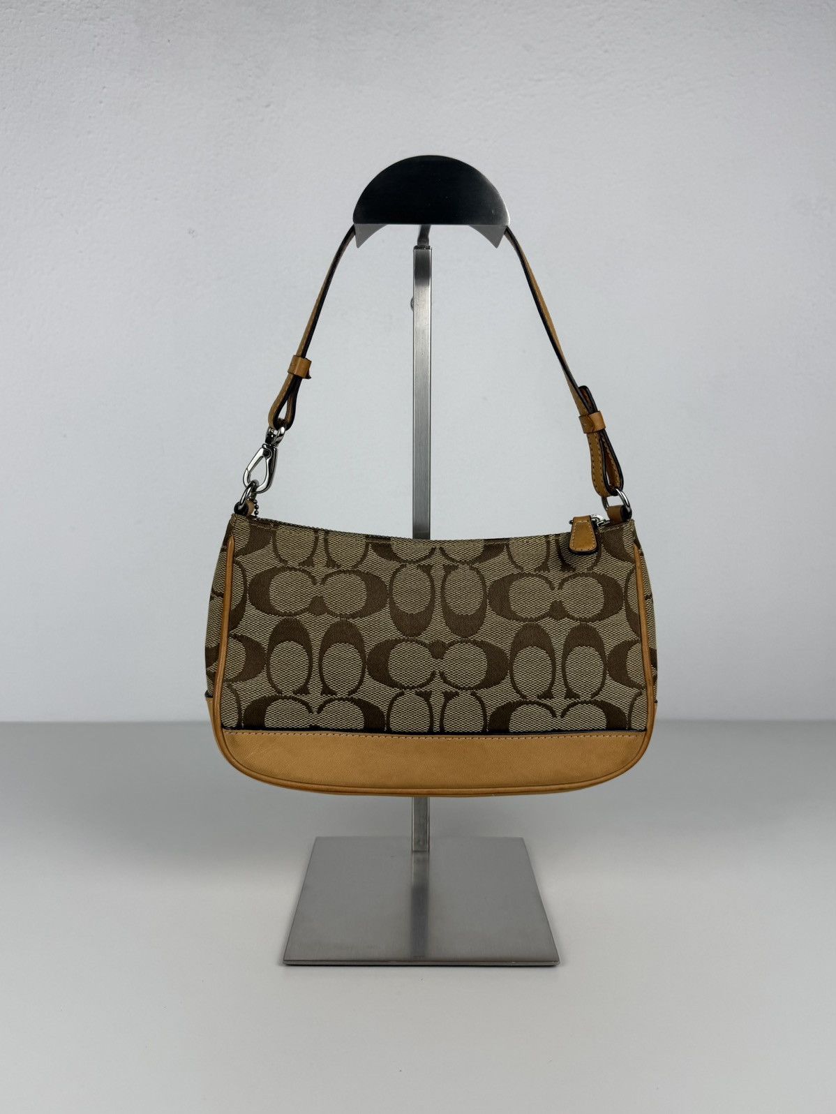 Coach signature demi mini pouch