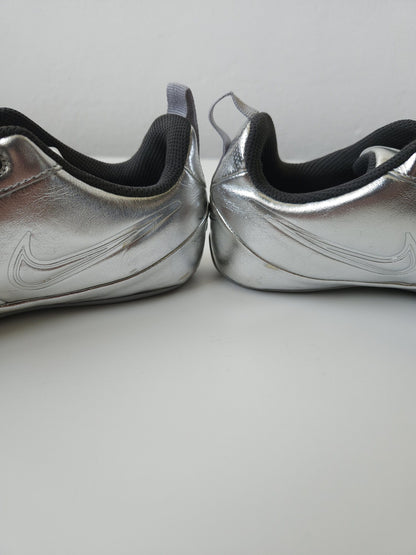 Vintage y2k nike fixed speed V silver