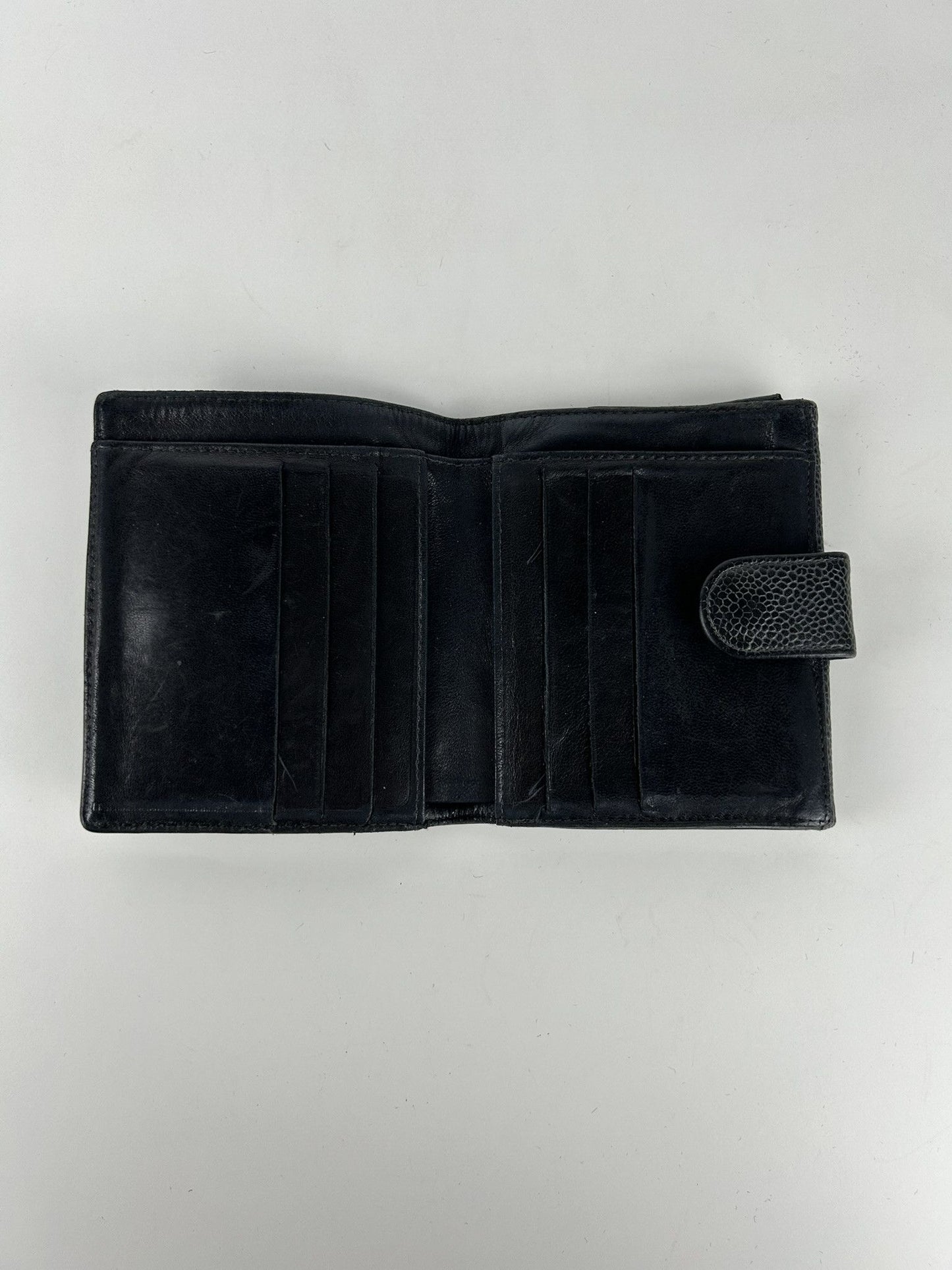 Vintage Chanel CC logo caviar leather trifold wallet