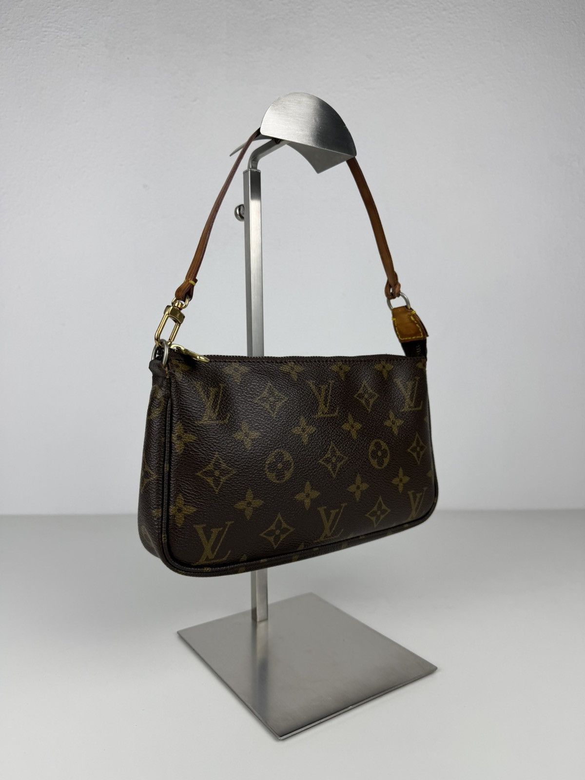 Louis Vuitton monogram pochette accessoires