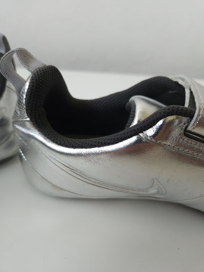 Vintage y2k nike fixed speed V silver