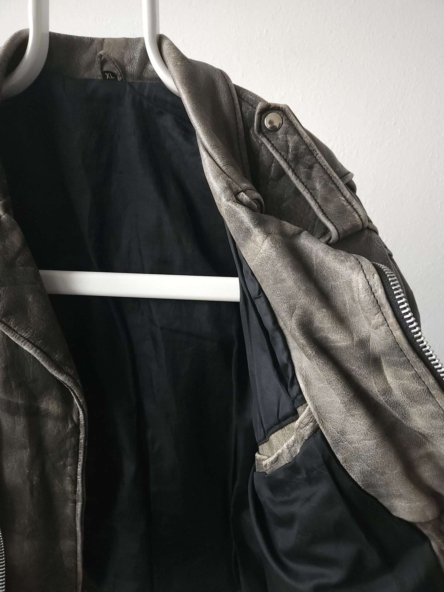 Vintage distressed ramones biker leather jacket