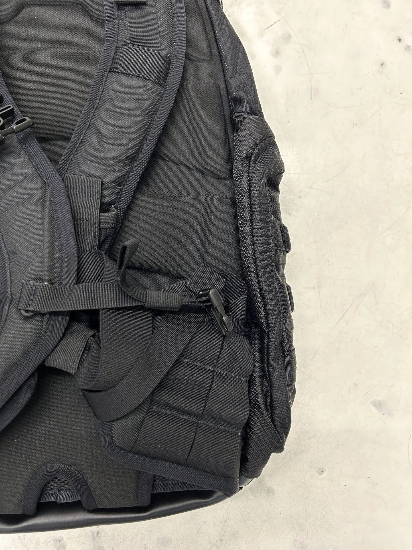 Oakley kitchen sink backpack stealth black