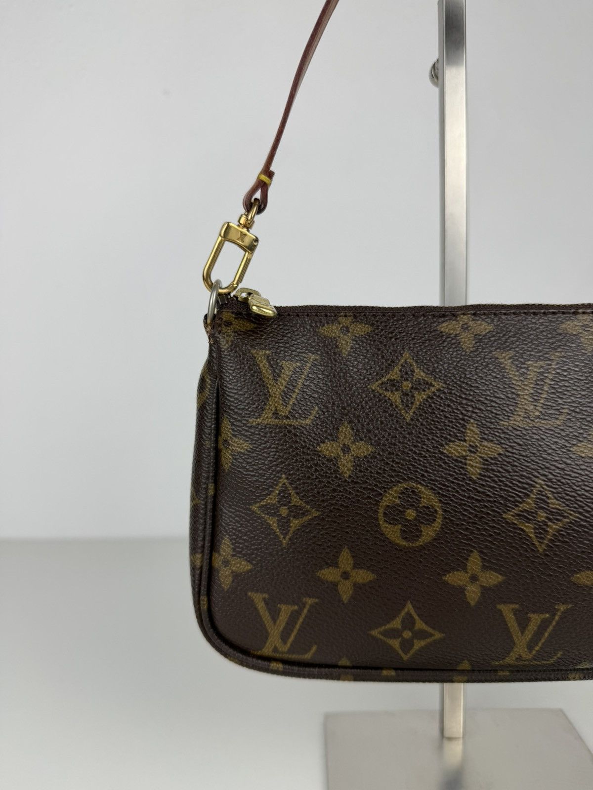 Louis Vuitton monogram pochette accessoires