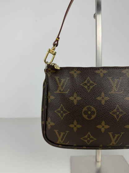 Louis Vuitton monogram pochette accessoires