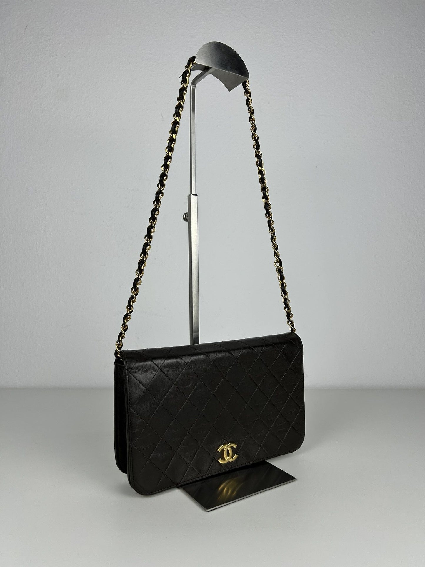Vintage Chanel timeless/ classique in matelasse quilted lambskin