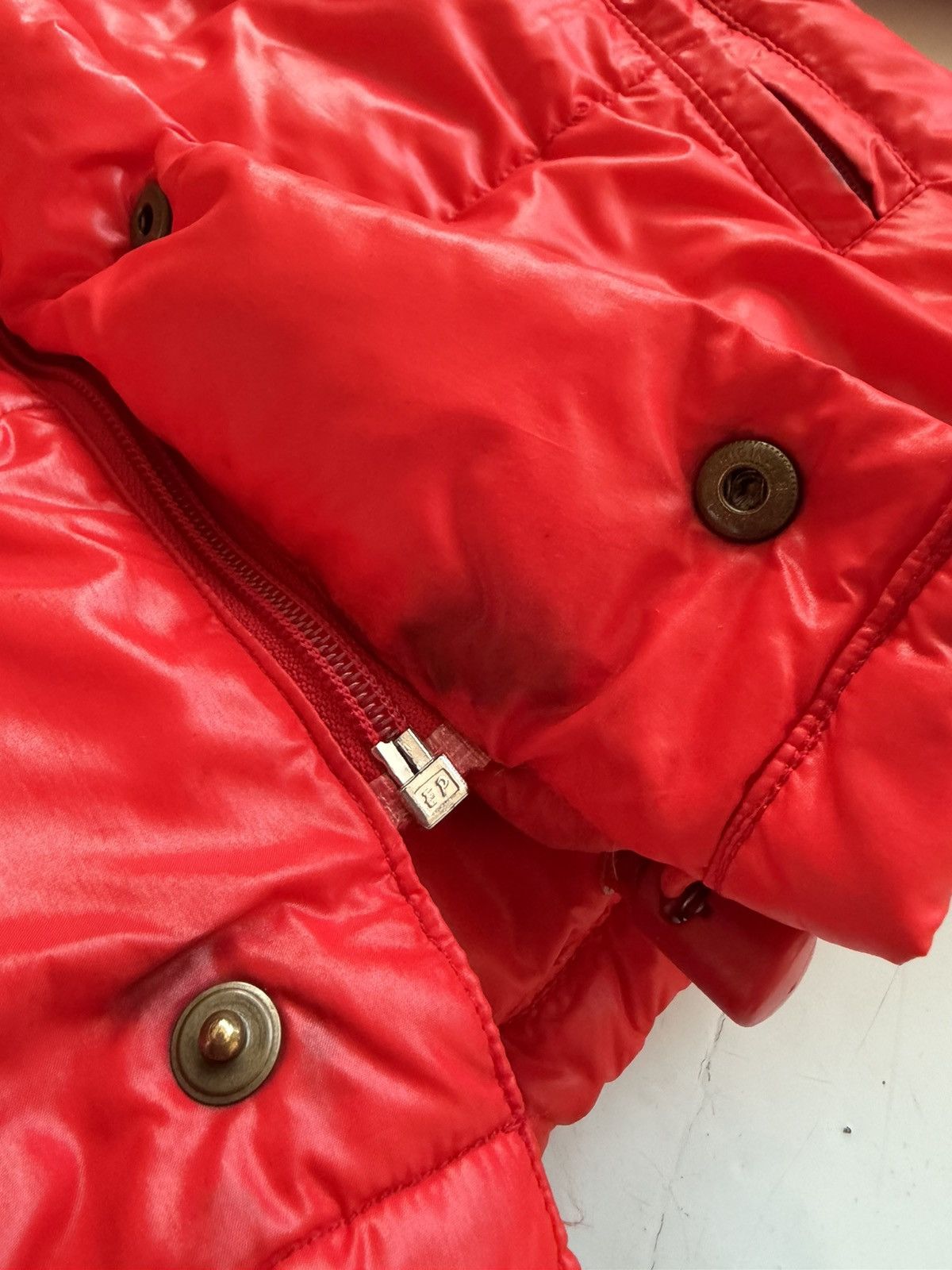 Vintage moncler puffer jacket with badge