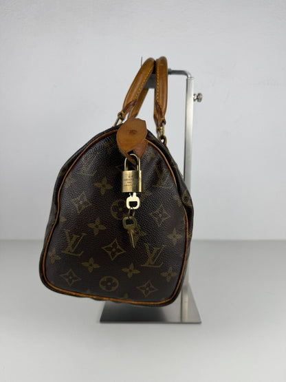 Vintage Louis Vuitton monogram speedy 25