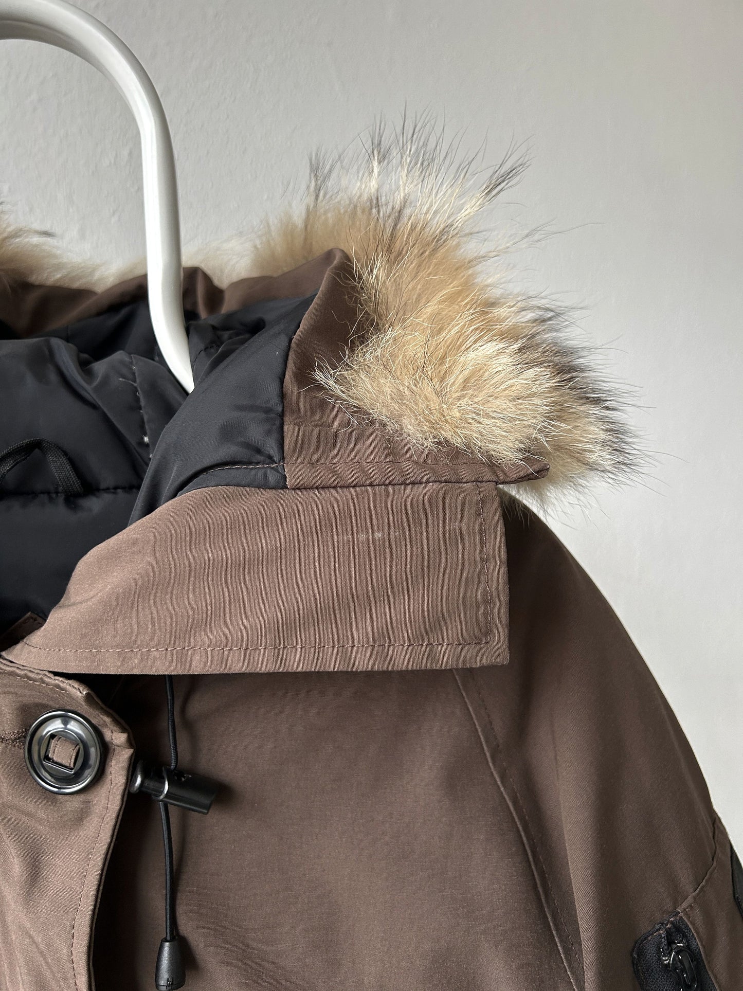 Canada goose chilliwack hooded bomber jacket