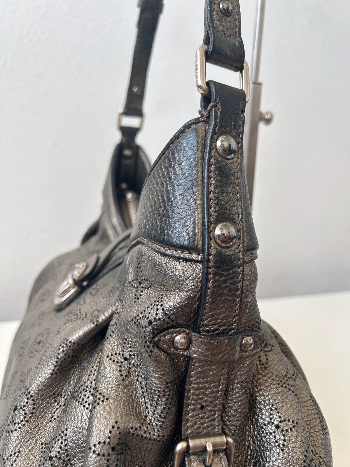 Louis Vuitton Argent Monogram Mahina handbag