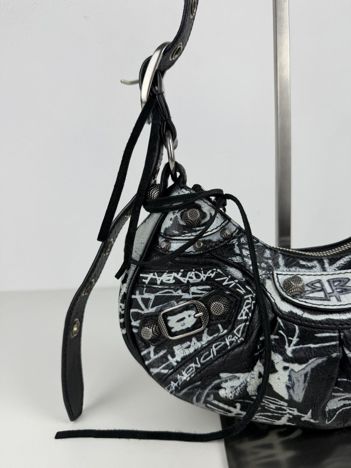 Balenciaga le cagole xs graffiti