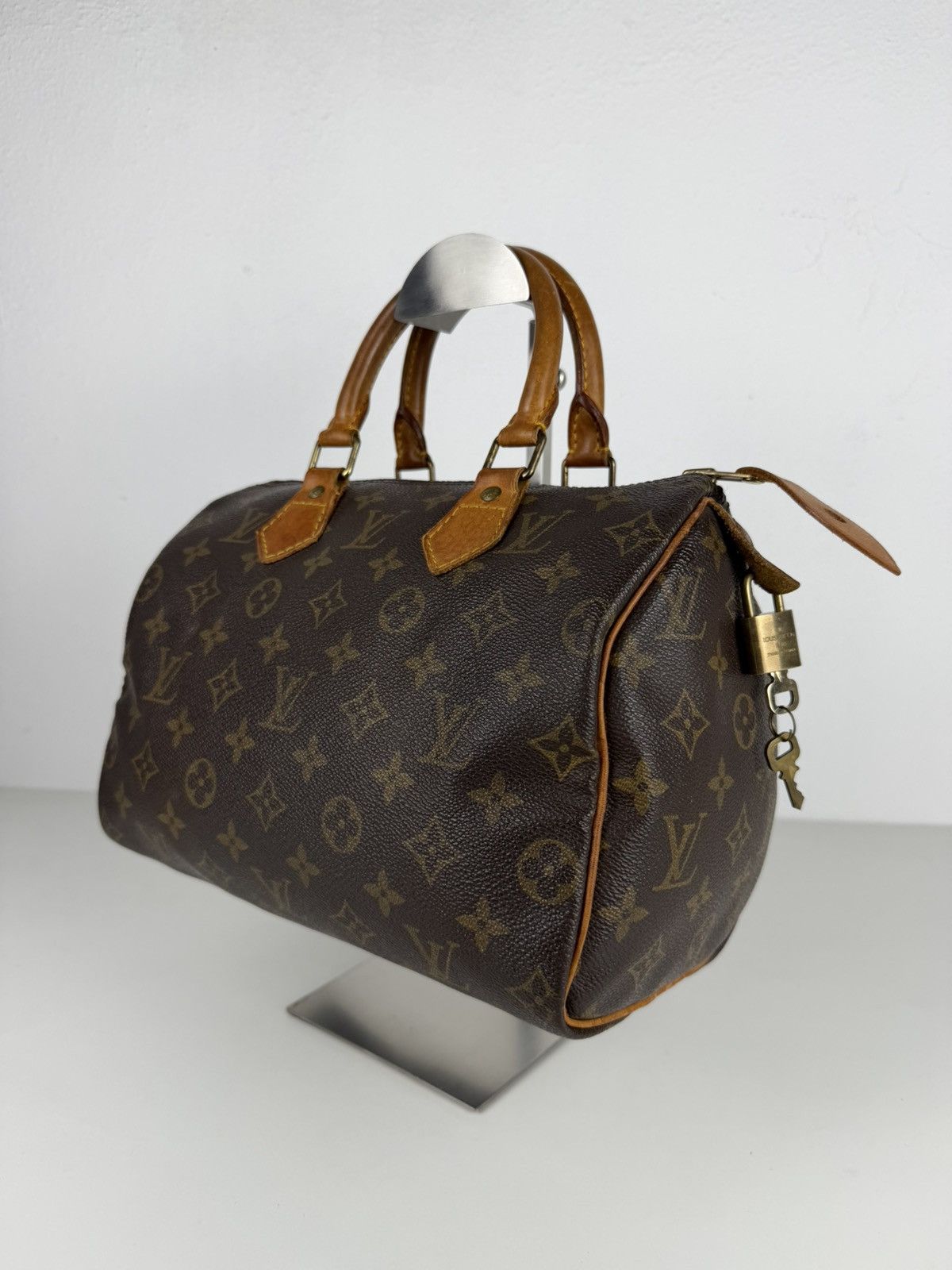 Vintage Louis Vuitton monogram speedy 25
