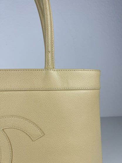 2004-2005 Chanel coco mark caviar open tote bag in buttery