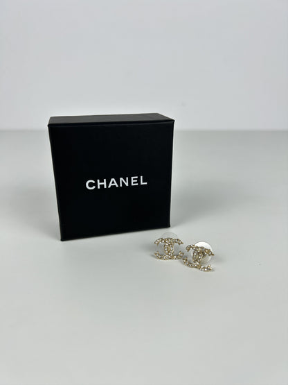 Chanel 2018 cruise cc logo rhinestone embellished earrings