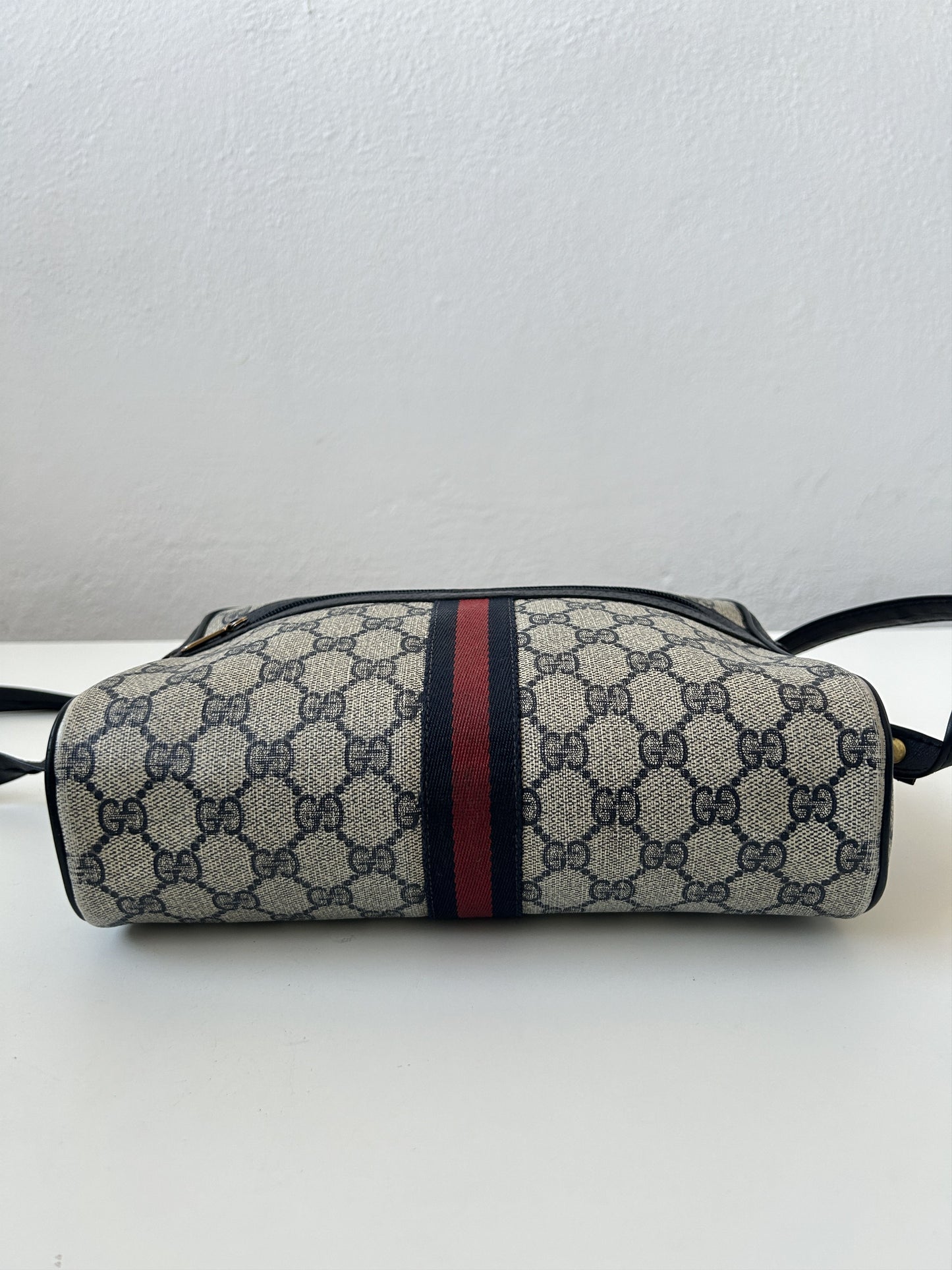 Vintage 80s gucci monogram messenger bag