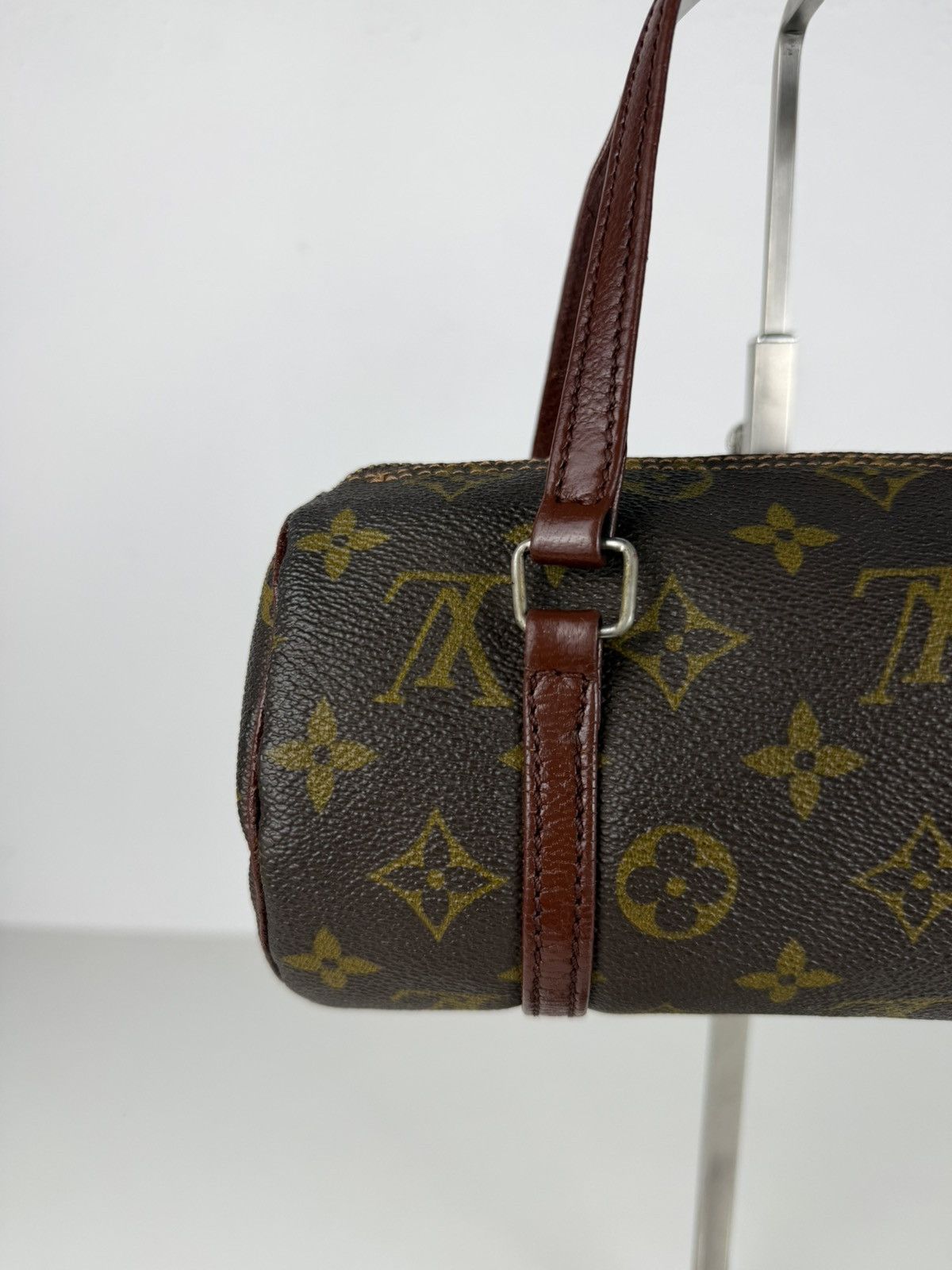 Vintage Louis Vuitton monogram papillon 22