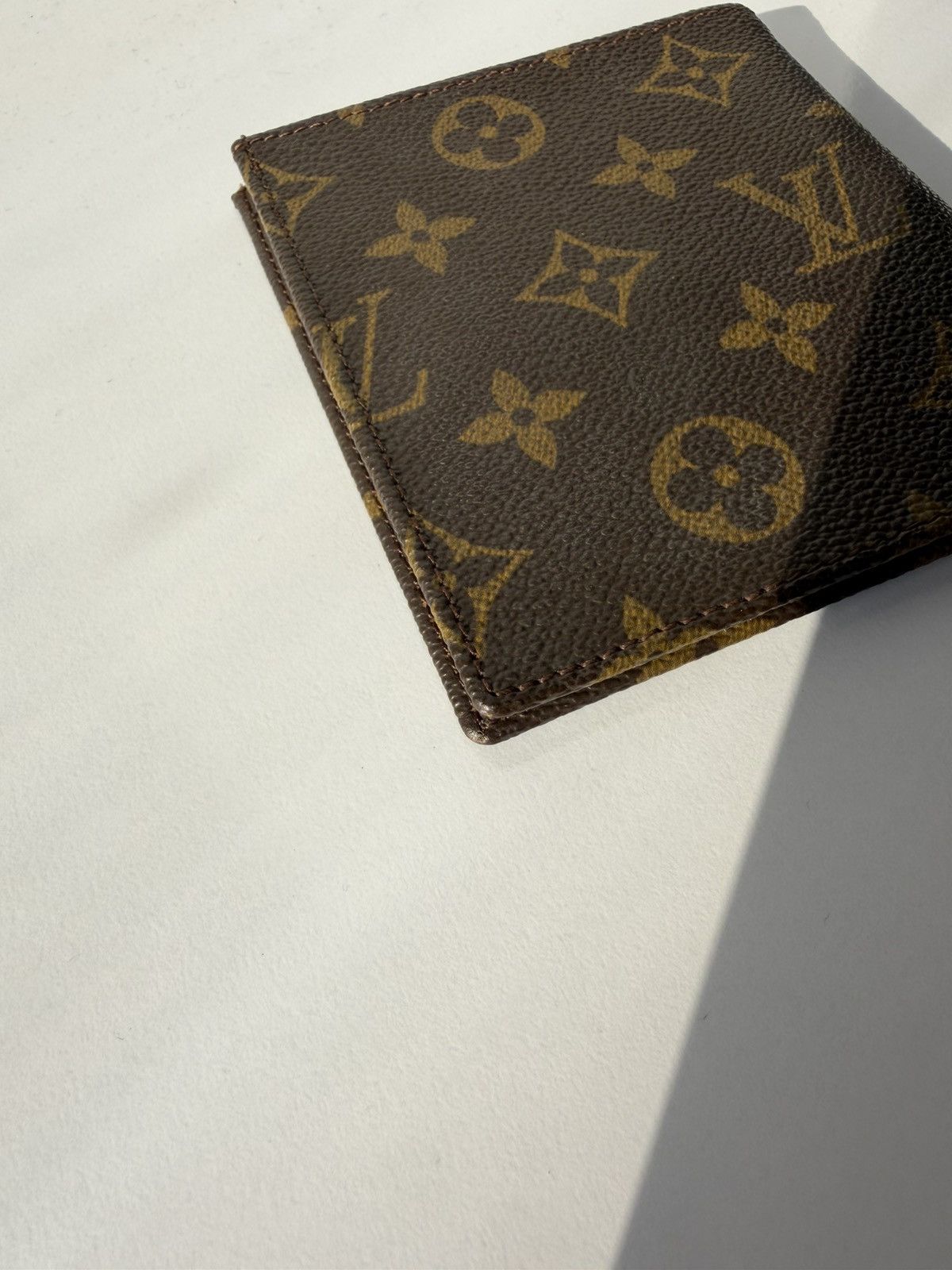 Vintage 80s Louis Vuitton monogram bifold wallet