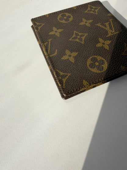 Vintage 80s Louis Vuitton monogram bifold wallet